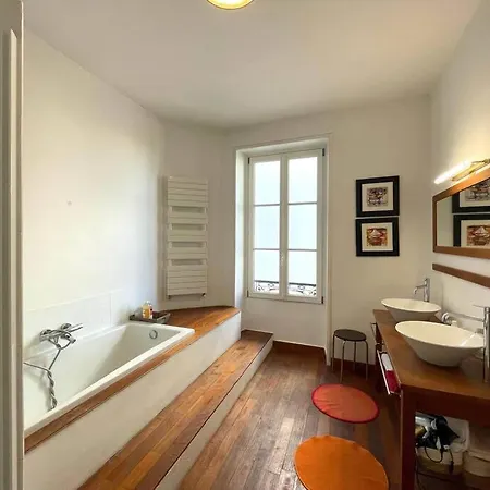 Superbe Maison Familiale Avec Jardin Au Coeur De *