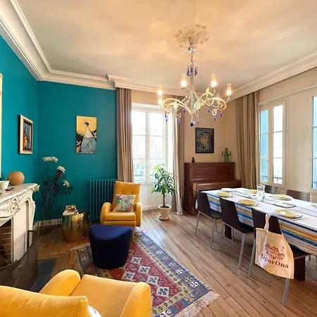 Superbe Maison Familiale Avec Jardin Au Coeur De Villa